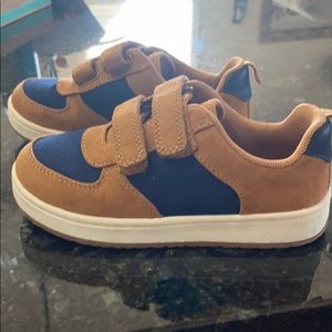 Toddler size 11 like new